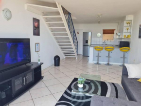 Lovely one bed/Studio apartment at Century City